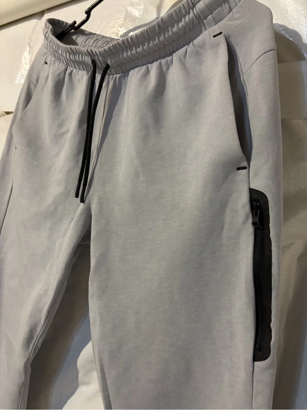 Old Navy Light Gray Men's Joggers with Zip Thigh Pocket